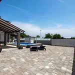 Διαμέρισμα Pikula App-1 By Interhome *