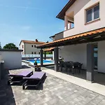 Pikula App-1 By Interhome *