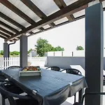 Pikula App-1 By Interhome * Štinjan