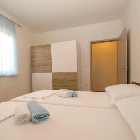 Pikula App-1 By Interhome Štinjan