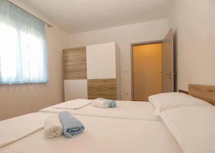 Pikula App-1 By Interhome Štinjan