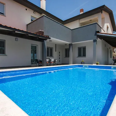 Pikula App-1 By Interhome Daire *