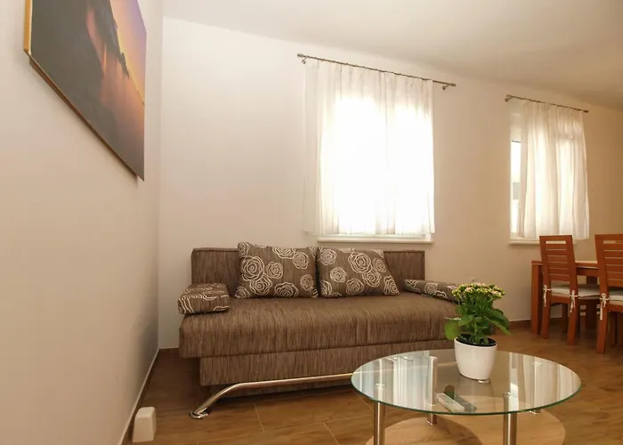 Pikula App-1 By Interhome Daire