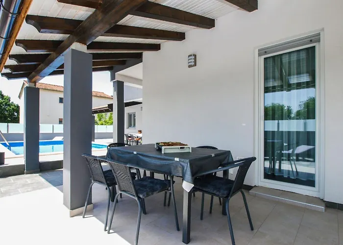 Pikula App-1 By Interhome Stinjan